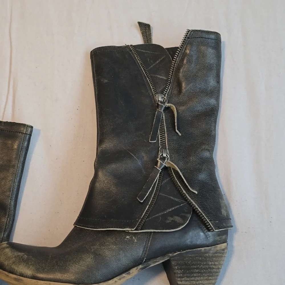 Women's Black Leather Boots - Picture 2 of 10